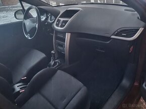 Peugeot 207 interiér - 1