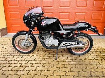 Honda XBR 500 Cafe Racer - 1