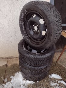 Prodám zimní kola,komplety plech 4x108 215/55r16 h Conti