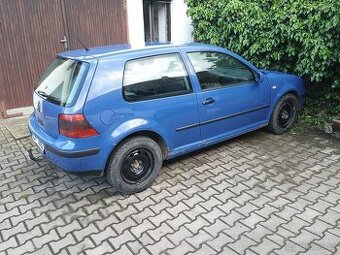 Golf gen 4 tdi 66 kw , 3 dverovy