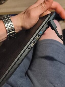 Notebook Acer ve výborném Stavu...