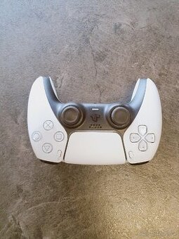 Ovladač na Playstation 5