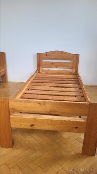 Postel z masivu 90x200, včetně roštu