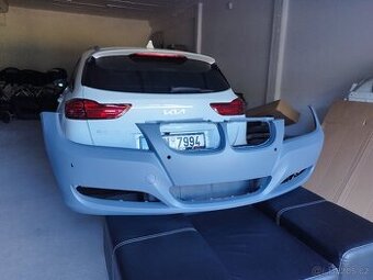 Bmw E90/E91 lci facelift nárazník novy