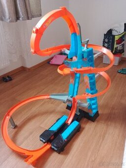 Hot Wheels dráha