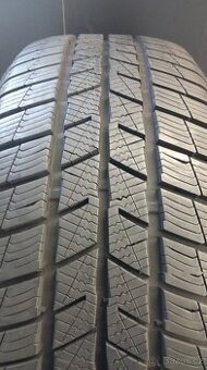 235/50R19 -BARUM -zimní