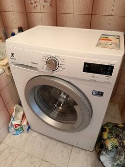 Automatická pračka Electrolux, přední plnění, Slim, max 6kg
