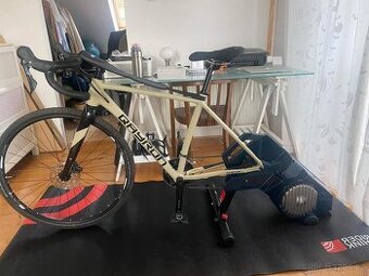 Cyklotrenazer Elite Turno+ s kazetou Shimano