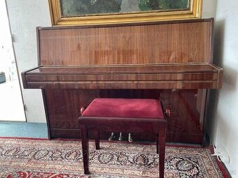 PETROF pianino 106 – mahagon, po generální opravě