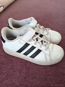 Dívčí boty adidas, vel. 32