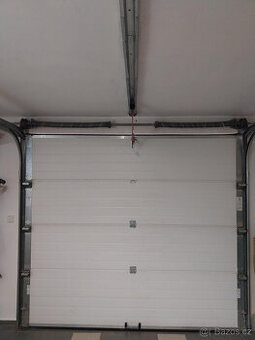 sekční garážová vrata