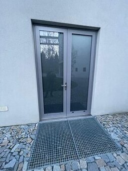 Hliníkové dveře/okno