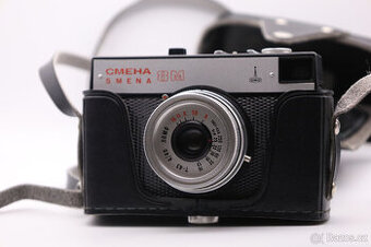 Prodám kinofilmový analogový fotoaparát SMENA 8M