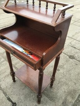 Starozitny stolek - 1