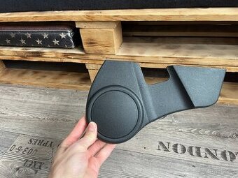 Kryt boční strany sedačky (u bezpečnostního pásu) - 1