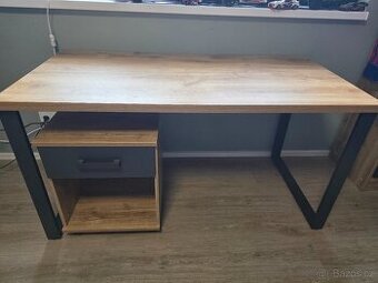 Psací stůl, knihovna, malý stolek