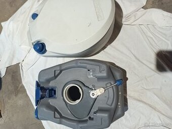 Přenosné chemické WC