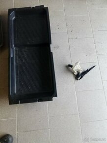 plastová vana nad rezervu Volvo V 70 2003