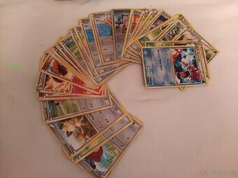 Karty Pokémon a příslušenství