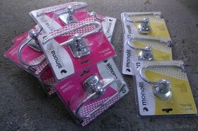 držáky na toaletní papír