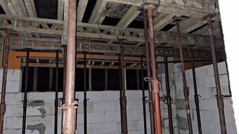 Stavební stojky, hlavice, nosníky, trojnožky