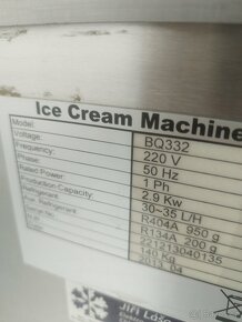Zmrzlinak stroj na točenou zmrzlinu