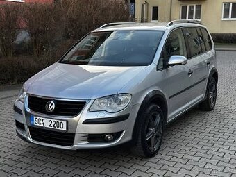 Volkswagen Touran Cross 2.0 TDI Tažné Navi Bi-Xenony Webasto