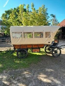 Kočár wagoneta pro 12 osob