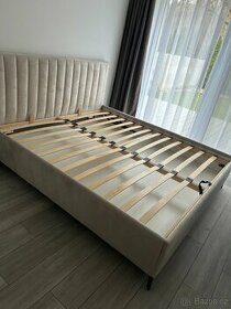 Manželská postel s úložným prostorem - Lizubo