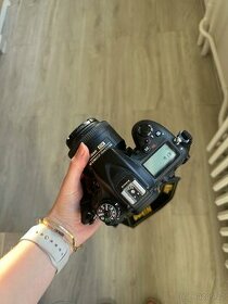 Nikon D7100 + nikkor 35mm - 1