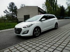 Hyundai i30 1.6CRDi Weekend, Kamera, Nové v ČR, Tažné - 1