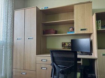 Dětský pokoj + postel a stolek (stav nového)