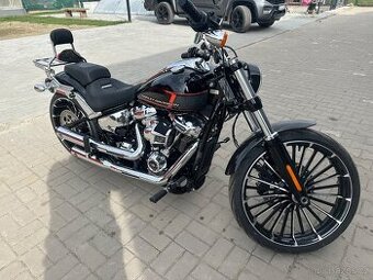 Harley Davidson Breakout