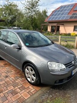 Volkswagen Golf V 2.0 TDI 103 kW – spolehlivý vůz s výbavou