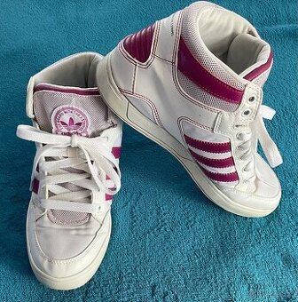 Dámské krásné kotníkové boty Adidas 38 2/3