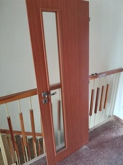 Zánovní interiérové dveře - částečně prosklené