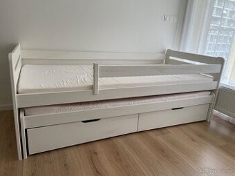 Detska postel s pristylkou, zabranou, 2 matracemi a 2 boxy