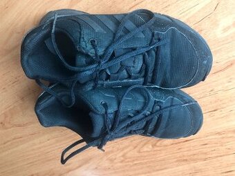 Prodám tenisky zn Adidas Terrex vel.33