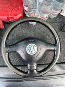 Tříramenný kožený volant VW