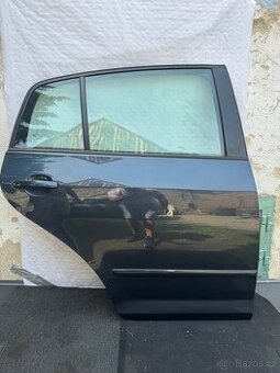 PRODÁM ZADNÍ PRAVÝ DVEŘE GOLF 6 PLUS 2013