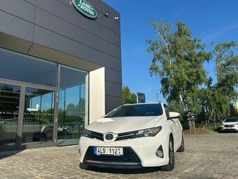 TOYOTA AURIS KOMBI 1,4D-4D KOUPENO V ČR.RV2014