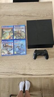 PlayStation 4 - 1