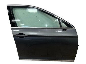 Pravé přední dveře šedá metalíza LR7H VW Passat B8 r.v. 2015