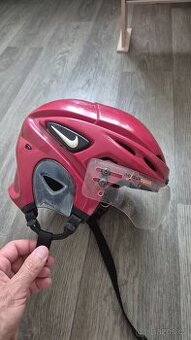 Hokejová prilba Nike vel. M