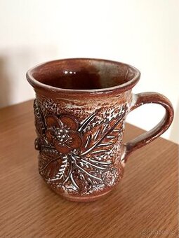 Keramicky hrnecek / 80,-