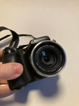 Fuji Finepix S5700 ultrazoom kompakt