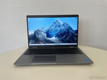 Dell Latitude 5530 – i5 / 8GB / 256GB / FHD IPS