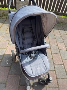 Prodám sportovní kočárek VALCO Snap 4 s nánožníkem(SLEVNĚNO)