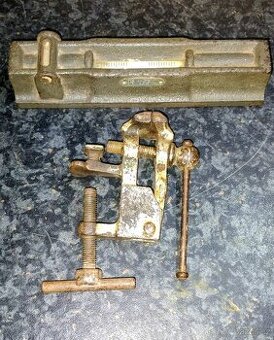 Strojní vodováha + malý svěrák