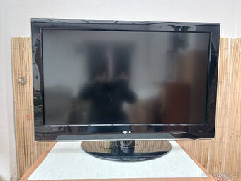 Televize LG 37LH5000 se set-top boxem